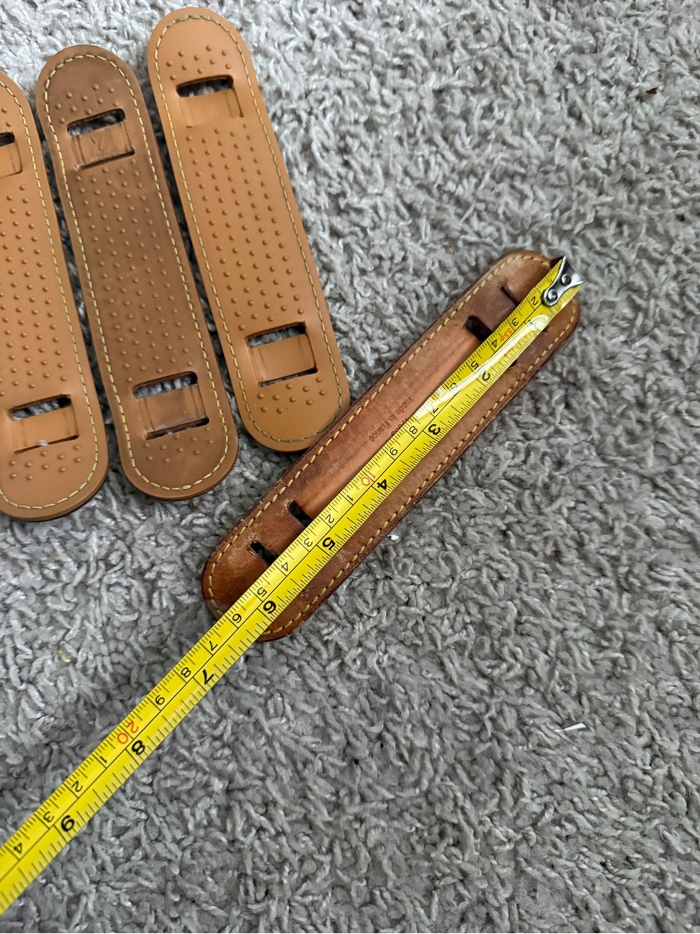 Louis Vuitton Strap pad A34 - Picture 4 of 12